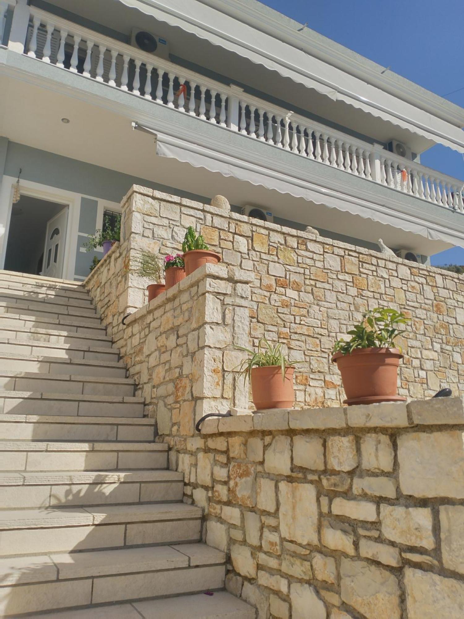 Artur Apartments Himare Exterior foto
